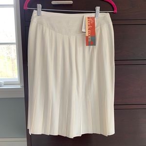 Catherine Malandrino pleated skirt - NWT - 6.